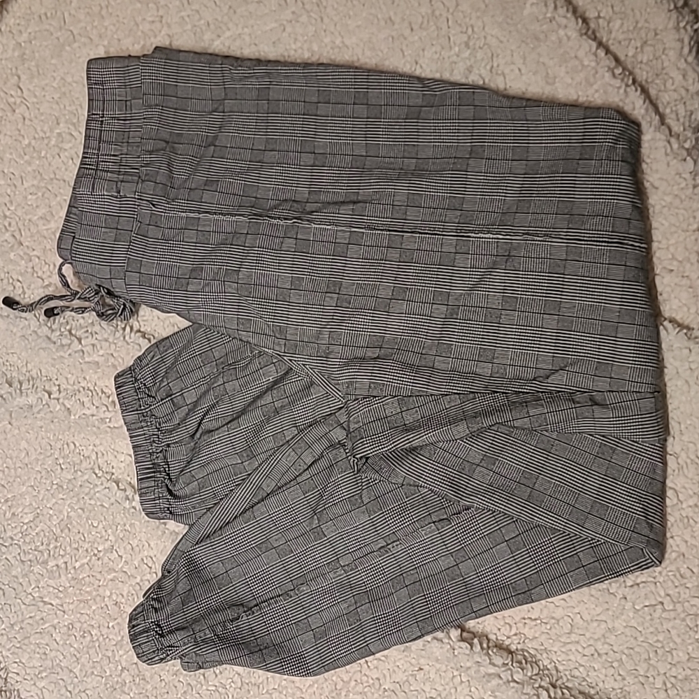 Plaid joggers mid rise, stretch waist